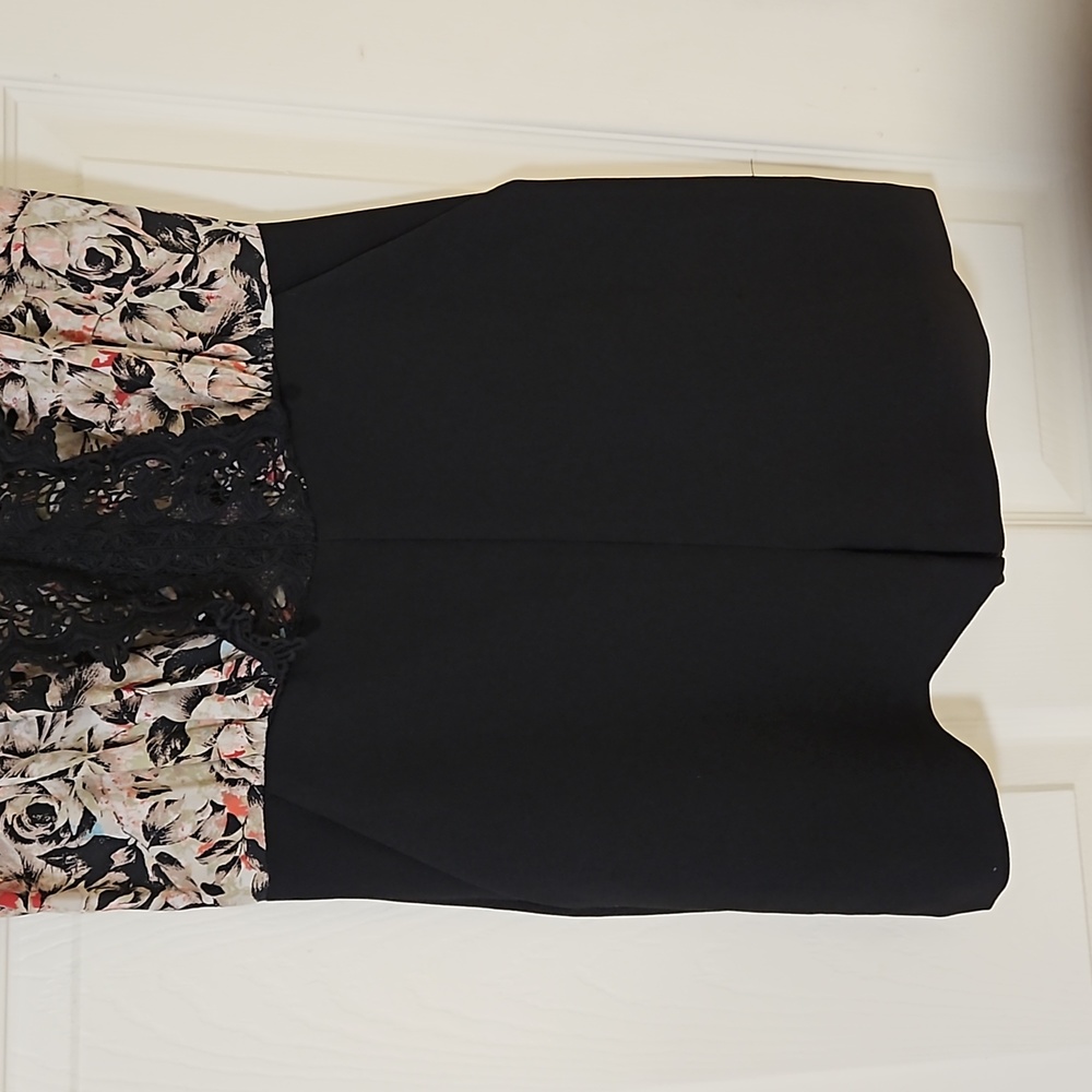 Hi Summer!! Bcbgeneration Rose Patterned Black Bo… - image 3